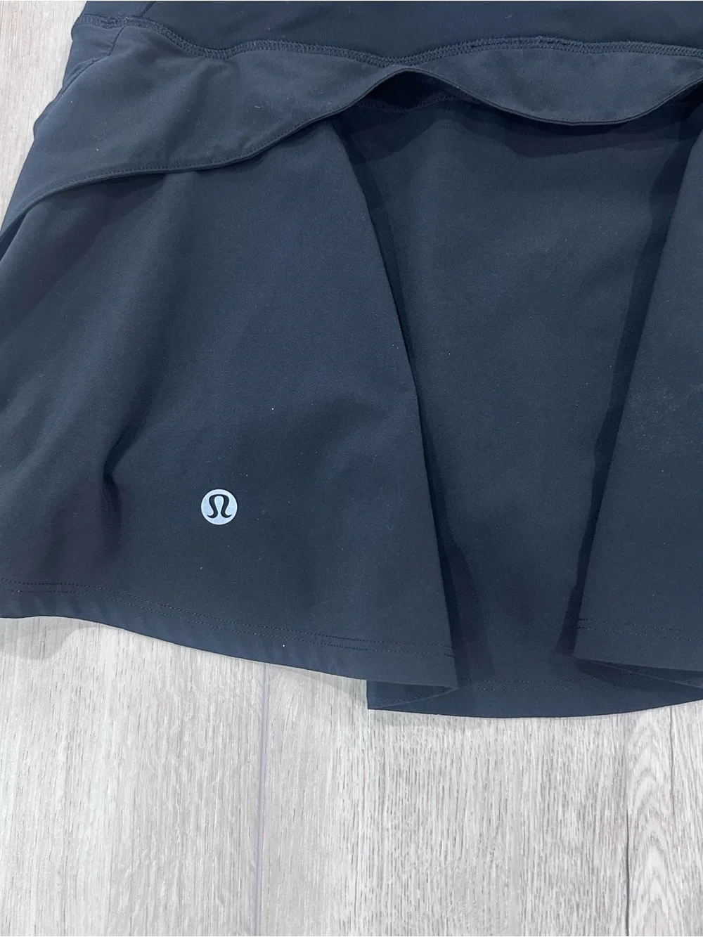Lululemon play off the pleats skirt black size 4